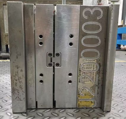 Las piezas plásticas de punta de la alta precisión del moldeo a presión de la precisión de la puerta moldean