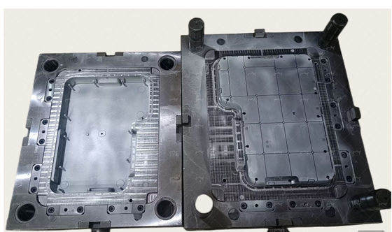 Moldeo a presión de la precisión del CNC del molde plástico del recinto del aparato médico que trabaja a máquina