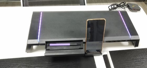Stand de monitoreo de metal SECC con conector USB3.0 / carga inalámbrica
