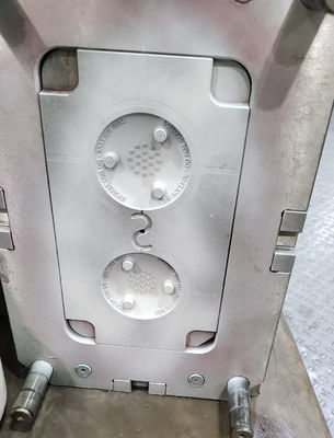 Modificar el molde y hacer coincidir las partes de plástico con el molde
